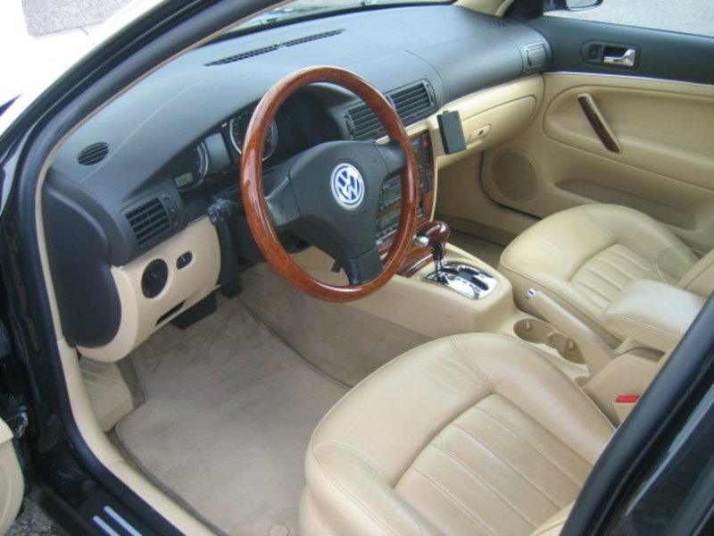 VW Passat Variant 4.0 W8 4Motion LEDER CD ALU-17