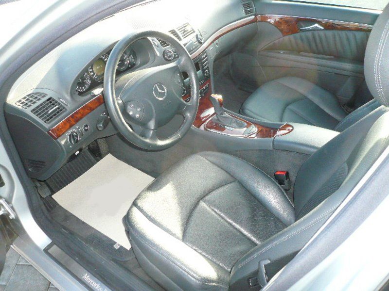 Mercedes-Benz E 320 CDI Elegance DPF NAVI LEDER PDC 1.HAND