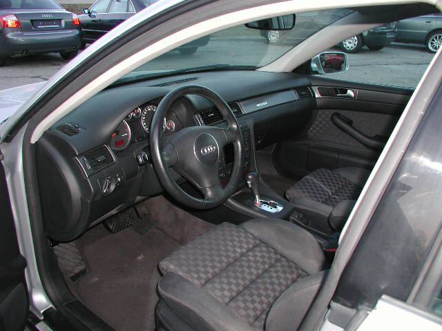 Audi A6 2.5 TDI QUATTRO,NAVI-PLUS,SITZHEIZUNG,TIPT