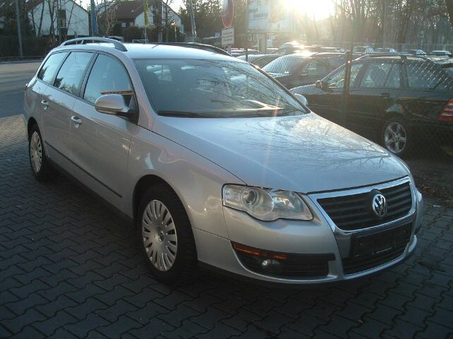 VW Passat Variant 2.0 TDI DPF DSG Trendline
